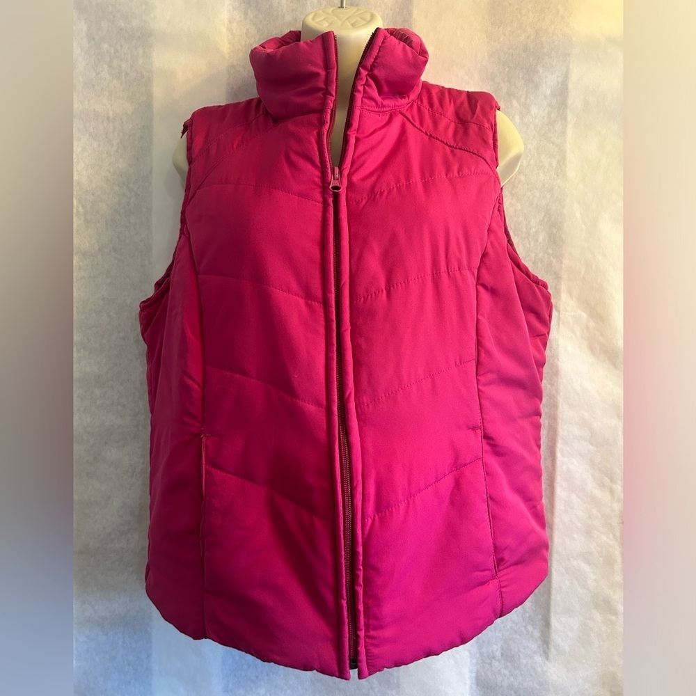 Active puffer Fuchsia women’s vest‎ by SB Active Sz-L. C2
